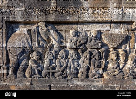  Borobudur Relief - Mystical Journey Through Stone and Sacred Narrative!