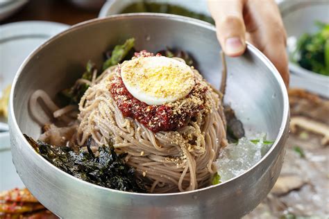 들기름막국수: 전통과 현대의 맛을 잇는 미식 여행