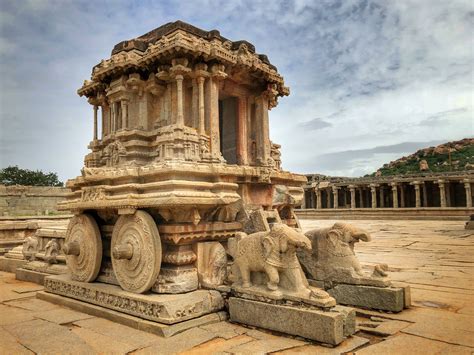 Virupaksha Temple! A Monumental Symphony of Sandstone and Divine Grace